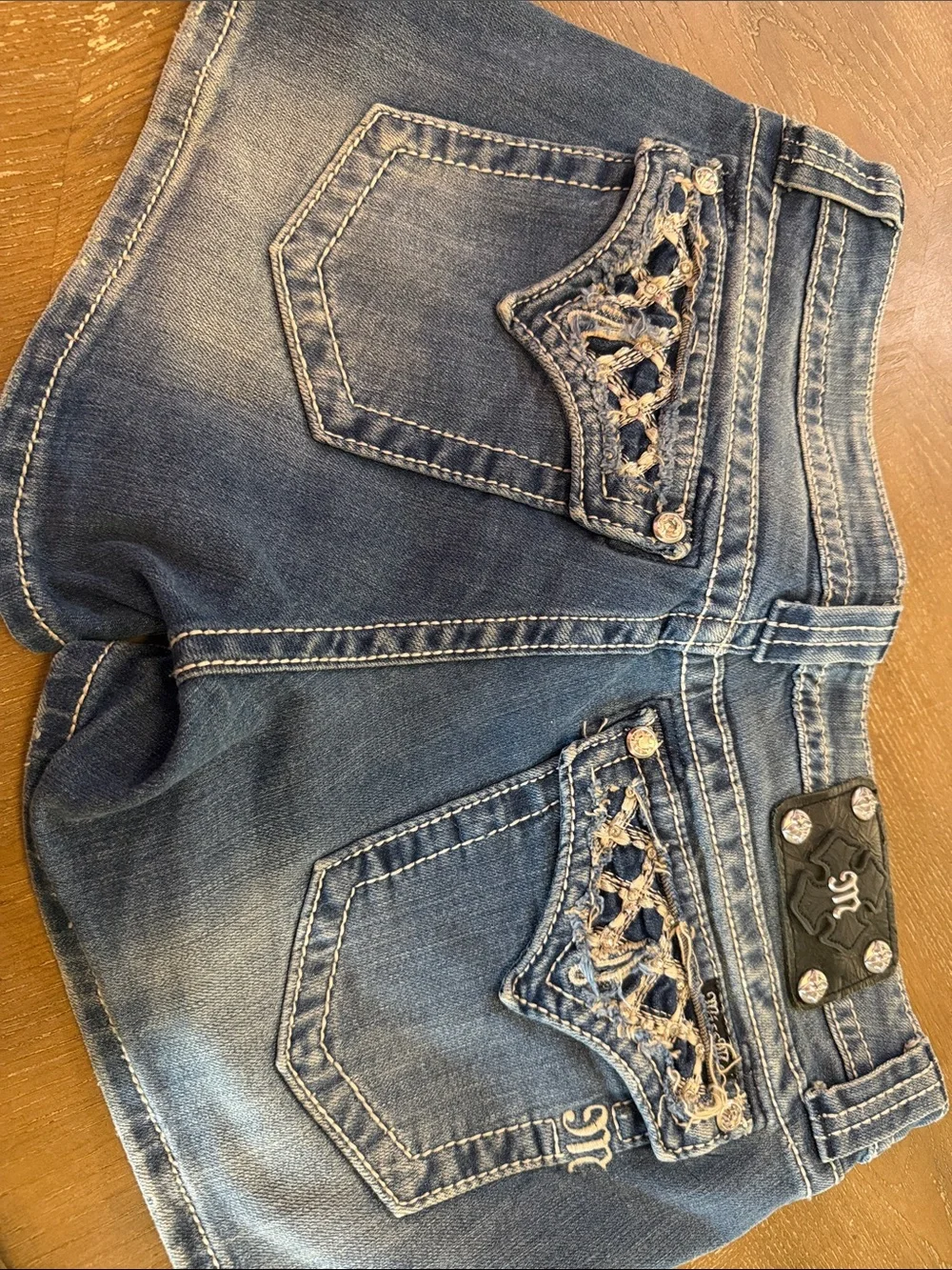 Women’s Miss Me Embroidered Blue Denim Shorts Size 30 - Picture 4 of 4